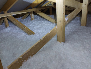 Zateplení bungalovu pomocí foukané izolace